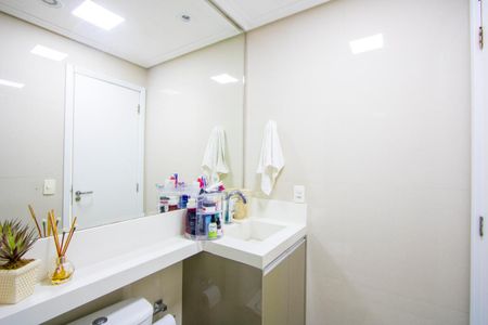 Apartamento à venda com 69m², 2 quartos e 1 vagaBanheiro do quarto 1