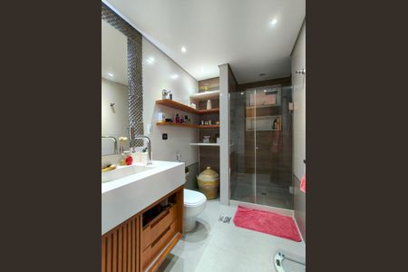 Apartamento à venda com 143m², 3 quartos e 2 vagas Apartamento à venda com 143m², 3 quartos e 2 vagasBanheiro Corredor