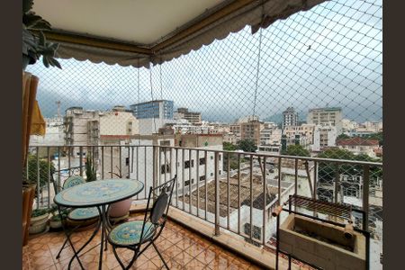 Apartamento à venda com 143m², 3 quartos e 2 vagas Apartamento à venda com 143m², 3 quartos e 2 vagasVista da Sala