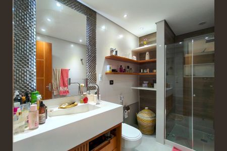 Apartamento à venda com 143m², 3 quartos e 2 vagas Apartamento à venda com 143m², 3 quartos e 2 vagasBanheiro Corredor