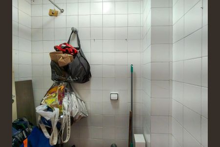 Apartamento à venda com 143m², 3 quartos e 2 vagas Apartamento à venda com 143m², 3 quartos e 2 vagasBanheiro de serviço