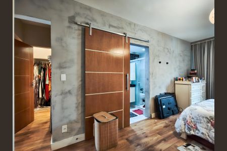 Apartamento à venda com 143m², 3 quartos e 2 vagas Apartamento à venda com 143m², 3 quartos e 2 vagasSuíte