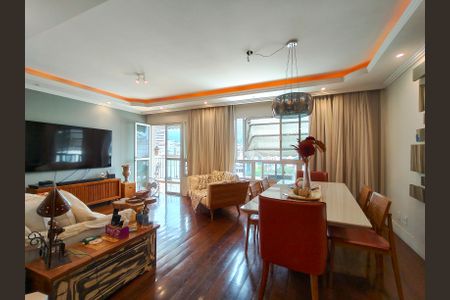 Apartamento à venda com 143m², 3 quartos e 2 vagas Apartamento à venda com 143m², 3 quartos e 2 vagasSala