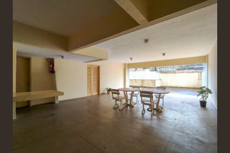 Apartamento à venda com 143m², 3 quartos e 2 vagas Apartamento à venda com 143m², 3 quartos e 2 vagasÁrea comum - Salão de festas