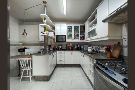 Apartamento à venda com 143m², 3 quartos e 2 vagas Apartamento à venda com 143m², 3 quartos e 2 vagasCozinha