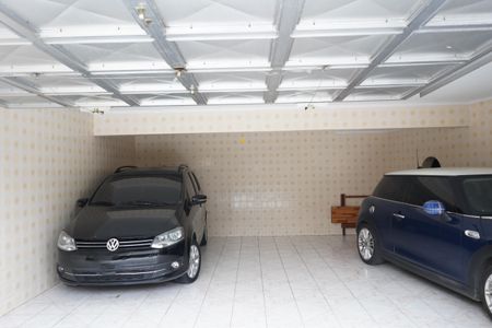 Casa à venda com 227m², 3 quartos e 5 vagas Casa à venda com 227m², 3 quartos e 5 vagasGaragem