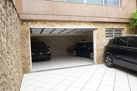 Casa à venda com 227m², 3 quartos e 5 vagas Casa à venda com 227m², 3 quartos e 5 vagasGaragem