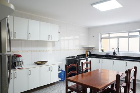 Casa à venda com 227m², 3 quartos e 5 vagasCozinha