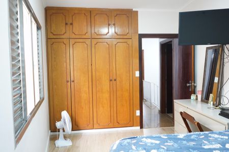 Casa à venda com 227m², 3 quartos e 5 vagasQuarto 2