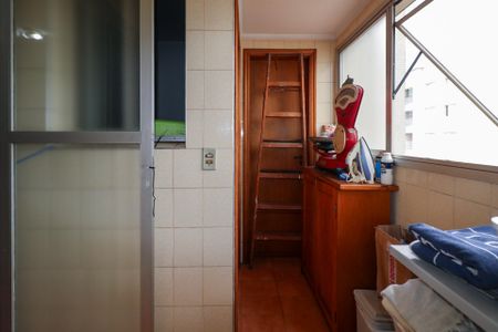 Apartamento à venda com 140m², 3 quartos e 2 vagas Apartamento à venda com 140m², 3 quartos e 2 vagasÁrea de Serviço