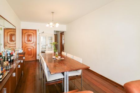 Apartamento à venda com 140m², 3 quartos e 2 vagas Apartamento à venda com 140m², 3 quartos e 2 vagasSala