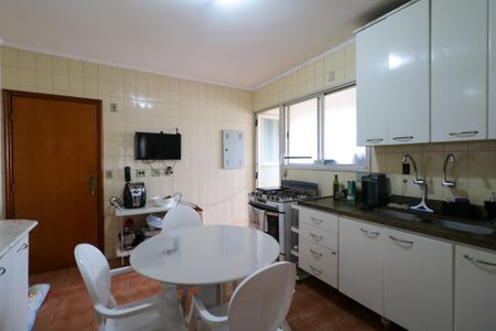 Apartamento à venda com 140m², 3 quartos e 2 vagas Apartamento à venda com 140m², 3 quartos e 2 vagasCozinha