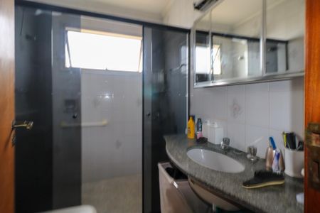 Apartamento à venda com 140m², 3 quartos e 2 vagas Apartamento à venda com 140m², 3 quartos e 2 vagasBanheiro da Suíte