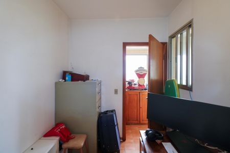 Apartamento à venda com 140m², 3 quartos e 2 vagas Apartamento à venda com 140m², 3 quartos e 2 vagasQuarto de Serviço