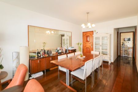 Apartamento à venda com 140m², 3 quartos e 2 vagas Apartamento à venda com 140m², 3 quartos e 2 vagasSala