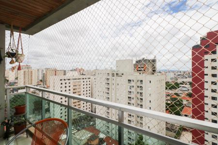 Apartamento à venda com 140m², 3 quartos e 2 vagas Apartamento à venda com 140m², 3 quartos e 2 vagasVaranda