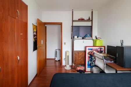 Apartamento à venda com 140m², 3 quartos e 2 vagas Apartamento à venda com 140m², 3 quartos e 2 vagasQuarto 1