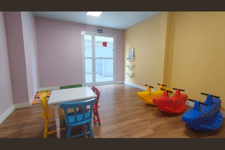 Apartamento para alugar com 34m², 2 quartos e sem vaga