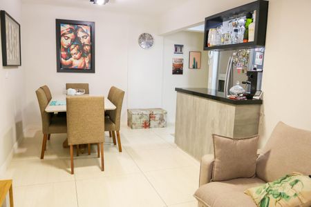 Apartamento à venda com 66m², 2 quartos e 1 vagaSala