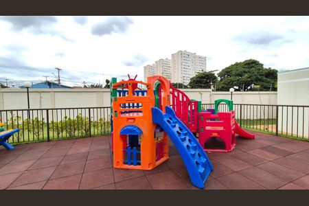 Apartamento para alugar com 45m², 2 quartos e 1 vaga Apartamento para alugar com 45m², 2 quartos e 1 vagaÁrea comum - Playground