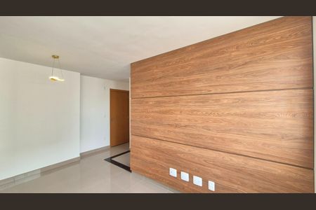 Sala de apartamento para alugar com 2 quartos, 45m² em Vila Satúrnia, Campinas