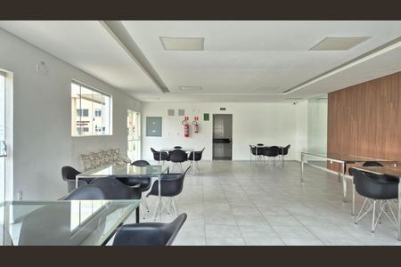 Apartamento para alugar com 45m², 2 quartos e 1 vaga Apartamento para alugar com 45m², 2 quartos e 1 vagaÁrea Comum - Salão de Jogos
