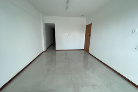 Sala de apartamento para alugar com 3 quartos, 96m² em Jardim Vinte E Cinco de Agosto, Duque de Caxias