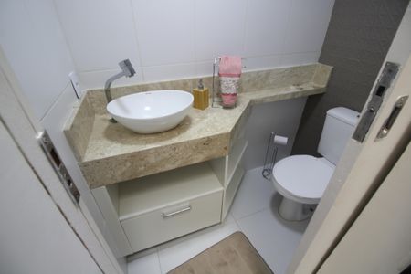 Casa de condomínio à venda com 120m², 2 quartos e 1 vagaLavabo