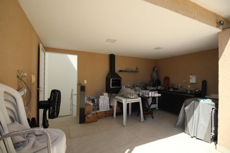 Casa de condomínio à venda com 120m², 2 quartos e 1 vagaTerraço