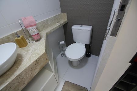 Casa de condomínio à venda com 120m², 2 quartos e 1 vagaLavabo