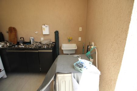 Casa de condomínio à venda com 120m², 2 quartos e 1 vagaÁrea de Serviço