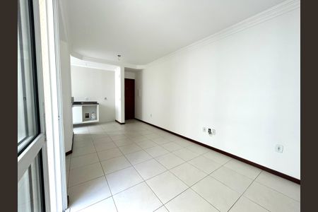 Sala de apartamento para alugar com 2 quartos, 72m² em Lagoa Pequena, Florianópolis