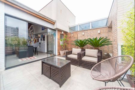 Apartamento à venda com 140m², 2 quartos e 4 vagasVaranda da Cobertura