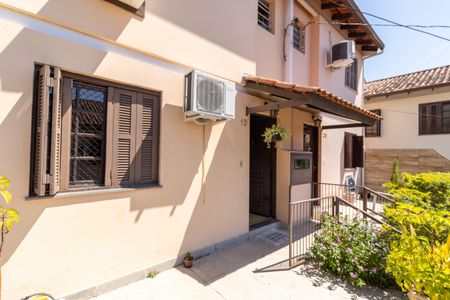 Casa de condomínio à venda com 90m², 3 quartos e sem vaga Casa de condomínio à venda com 90m², 3 quartos e sem vagaFachada