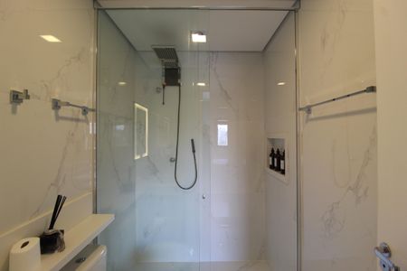 Banheiro da Suíte de kitnet/studio à venda com 1 quarto, 27m² em Vila Olímpia, São Paulo