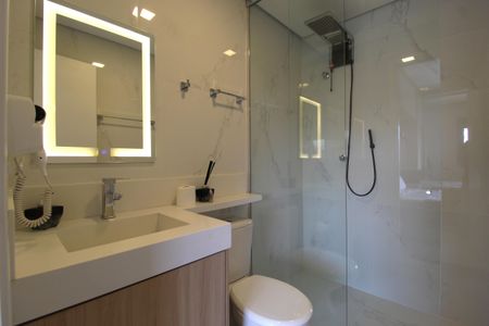 Banheiro da Suíte de kitnet/studio à venda com 1 quarto, 27m² em Vila Olímpia, São Paulo