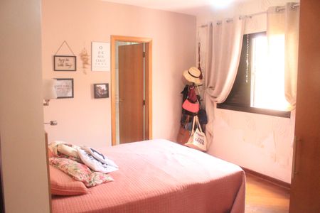 Apartamento à venda com 240m², 3 quartos e 4 vagasSuíte 2