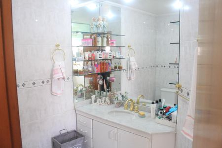 Apartamento à venda com 240m², 3 quartos e 4 vagasBanheiro da Suíte 2