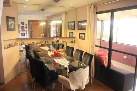 Apartamento à venda com 240m², 3 quartos e 4 vagasSala