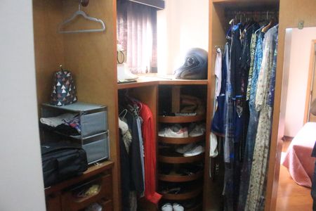 Apartamento à venda com 240m², 3 quartos e 4 vagasCloset da suíte 2