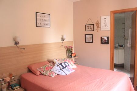 Apartamento à venda com 240m², 3 quartos e 4 vagasSuíte 2