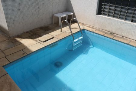 Apartamento à venda com 240m², 3 quartos e 4 vagasÁrea comum - Piscina