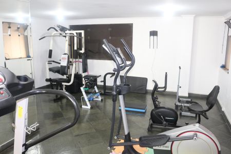 Apartamento à venda com 240m², 3 quartos e 4 vagasÁrea comum - Academia