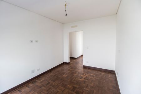 Casa de condomínio à venda com 430m², 4 quartos e 6 vagas Casa de condomínio à venda com 430m², 4 quartos e 6 vagasSuíte 3