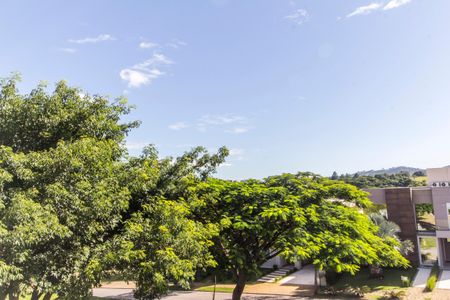 Casa de condomínio à venda com 430m², 4 quartos e 6 vagasVista