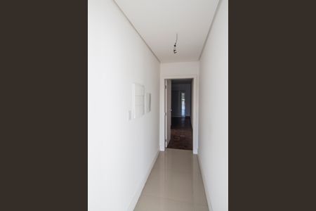 Casa de condomínio à venda com 430m², 4 quartos e 6 vagas Casa de condomínio à venda com 430m², 4 quartos e 6 vagasCorredor