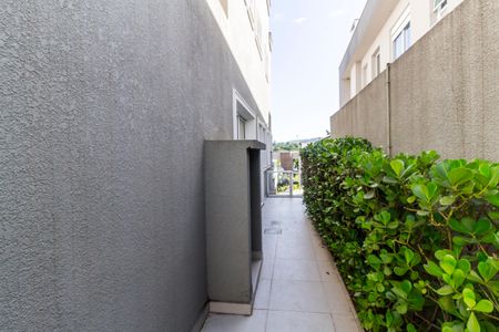 Casa de condomínio à venda com 430m², 4 quartos e 6 vagas Casa de condomínio à venda com 430m², 4 quartos e 6 vagasCorredor