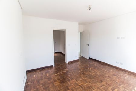 Casa de condomínio à venda com 430m², 4 quartos e 6 vagas Casa de condomínio à venda com 430m², 4 quartos e 6 vagasSuíte 1