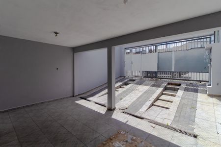 Casa à venda com 250m², 5 quartos e 2 vagas Casa à venda com 250m², 5 quartos e 2 vagasGaragem