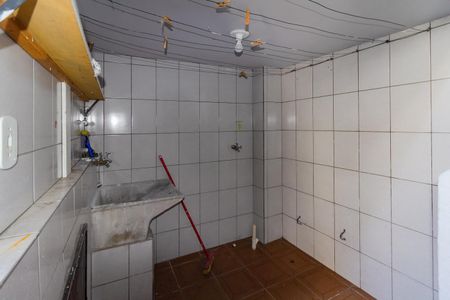 Casa à venda com 250m², 5 quartos e 2 vagas Casa à venda com 250m², 5 quartos e 2 vagasÁrea de Serviço